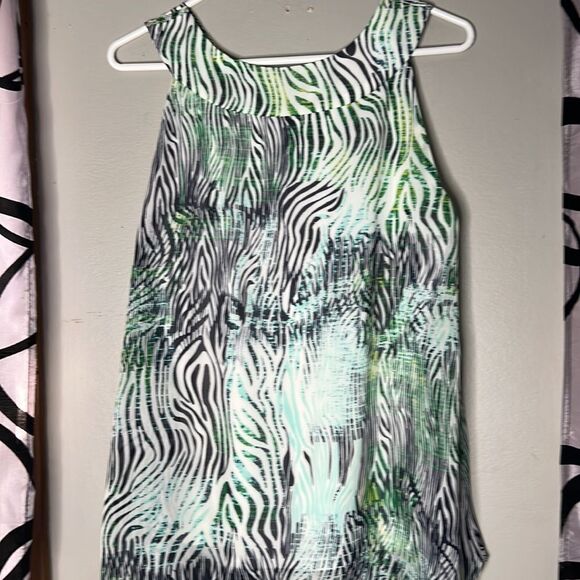 Alyx zebra print top with handkerchief hem size medium - Picture 8 of 10